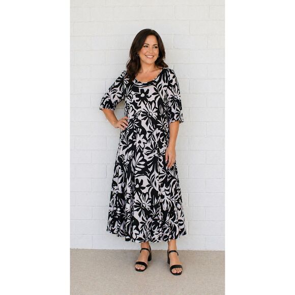 Attitudes by Renee Dresses & Skirts - Large Black White Tropical Como Jersey Fit Flare Long Dress Attitudes by Renee.